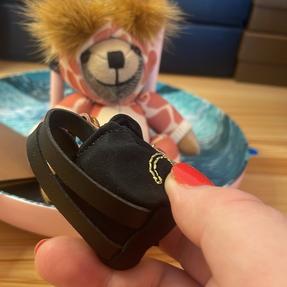 BURBERRY Giraffe with backpack key ring purse charm - Picture 4 of 8